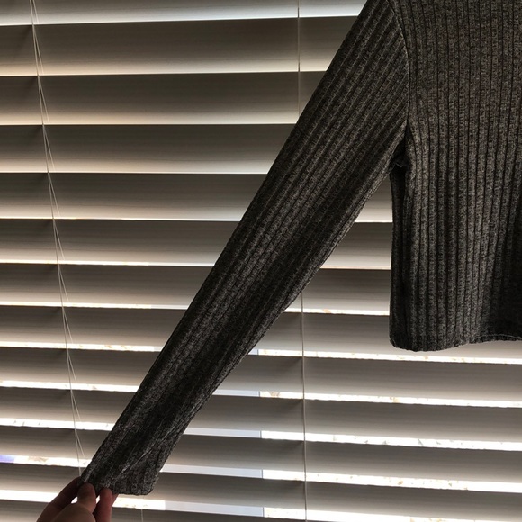 Grey Long Sleeve Crop Shirt - Picture 3 of 3